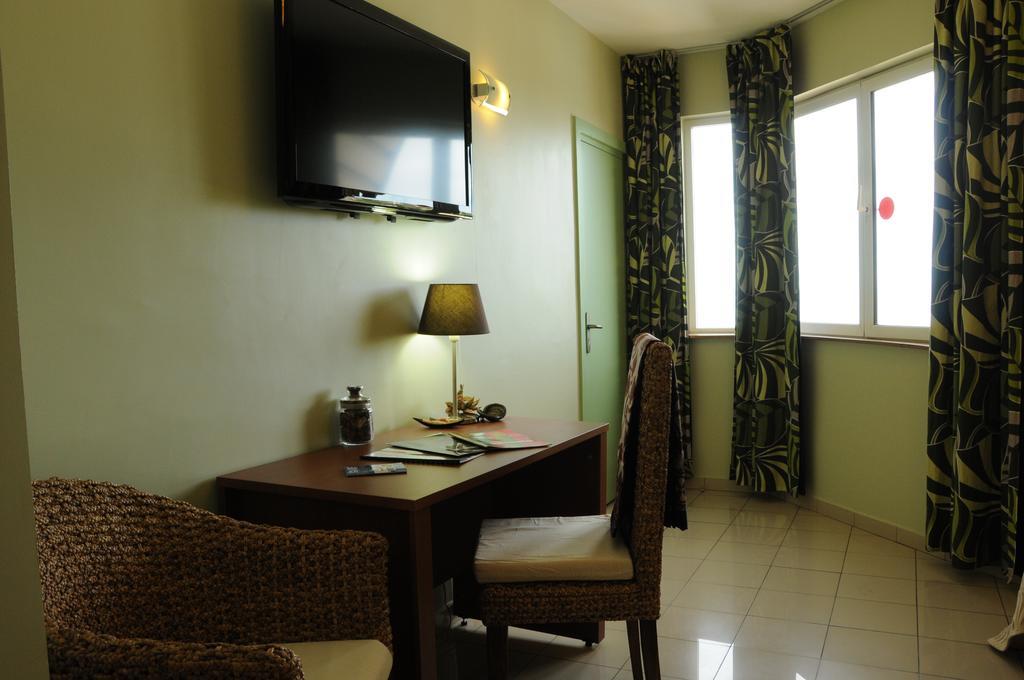 Hotel Maharajah Mamoudzou Room photo