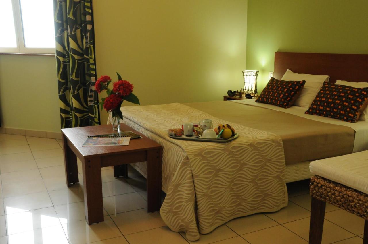 Hotel Maharajah Mamoudzou Room photo